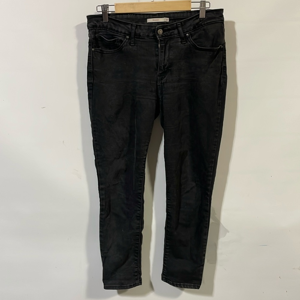 Levi’s premium 711 skinny jeans